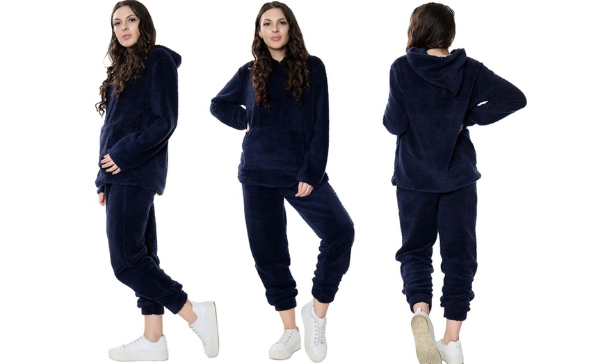 Image 7: Fluffy Hooded Loungewear Set