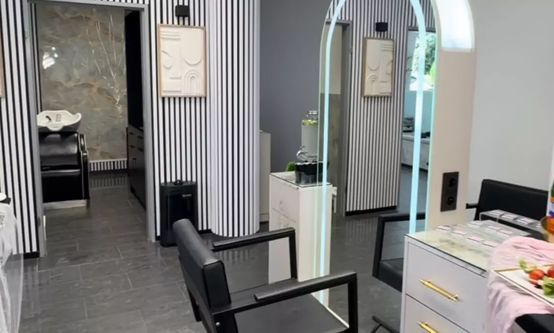 Waschen, Schneiden, Föhnen oder Trockenhaarschnitt für 1 Person