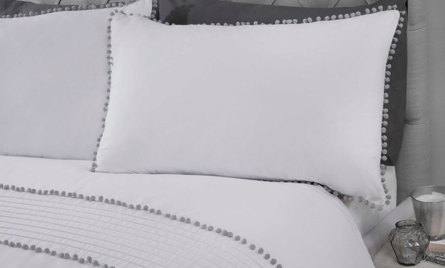 Image 2: Pom Pom Duvet Set