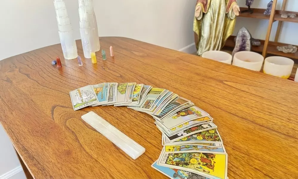 Intuitive Psychic Readings for Clarity, Guidance, & Deep Understanding