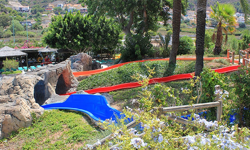 Image 3: ¡Diversión a remojo! Entrada a Aquópolis Cullera para júnior o adulto