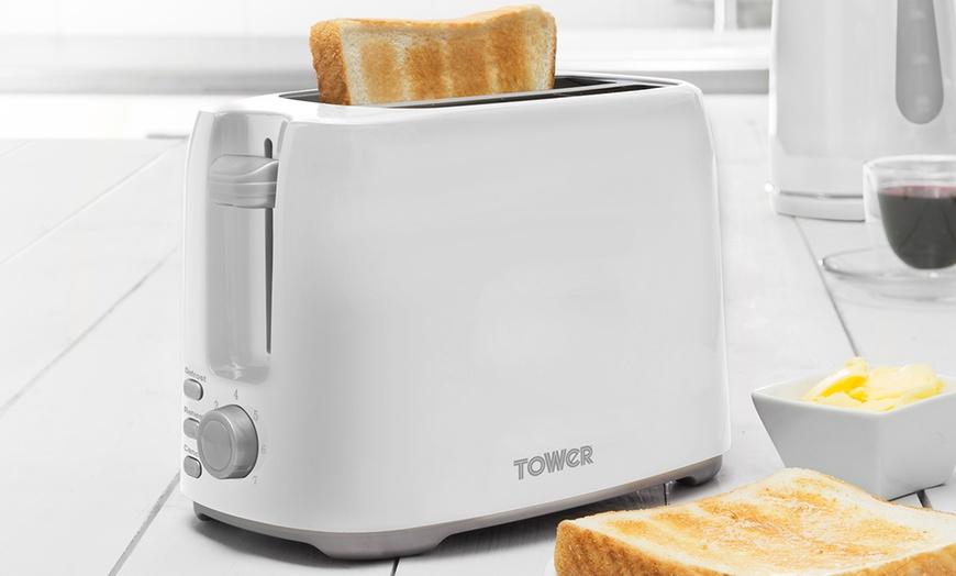 Image 15: Tower Toaster and Kettle Set