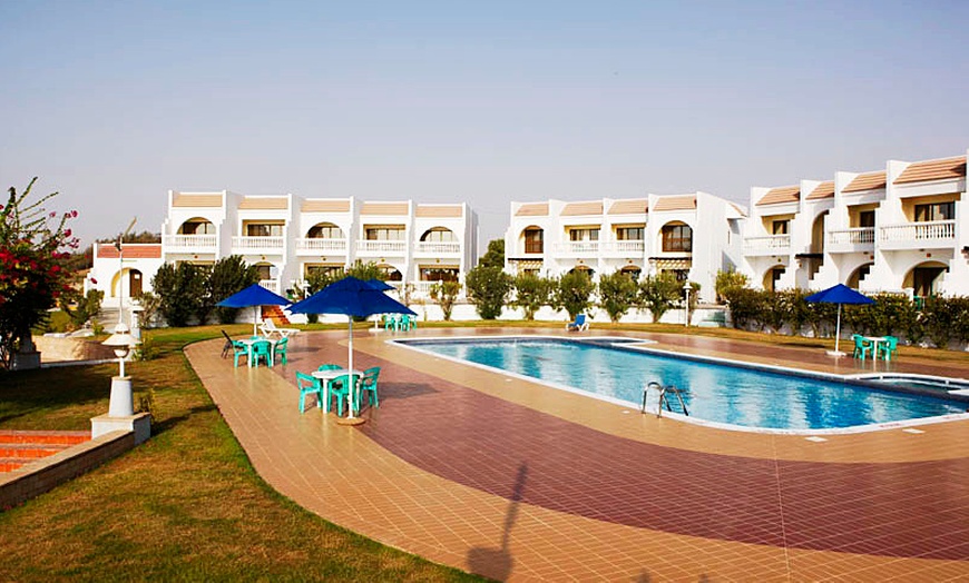 Image 2: Umm Al Quwain Stay