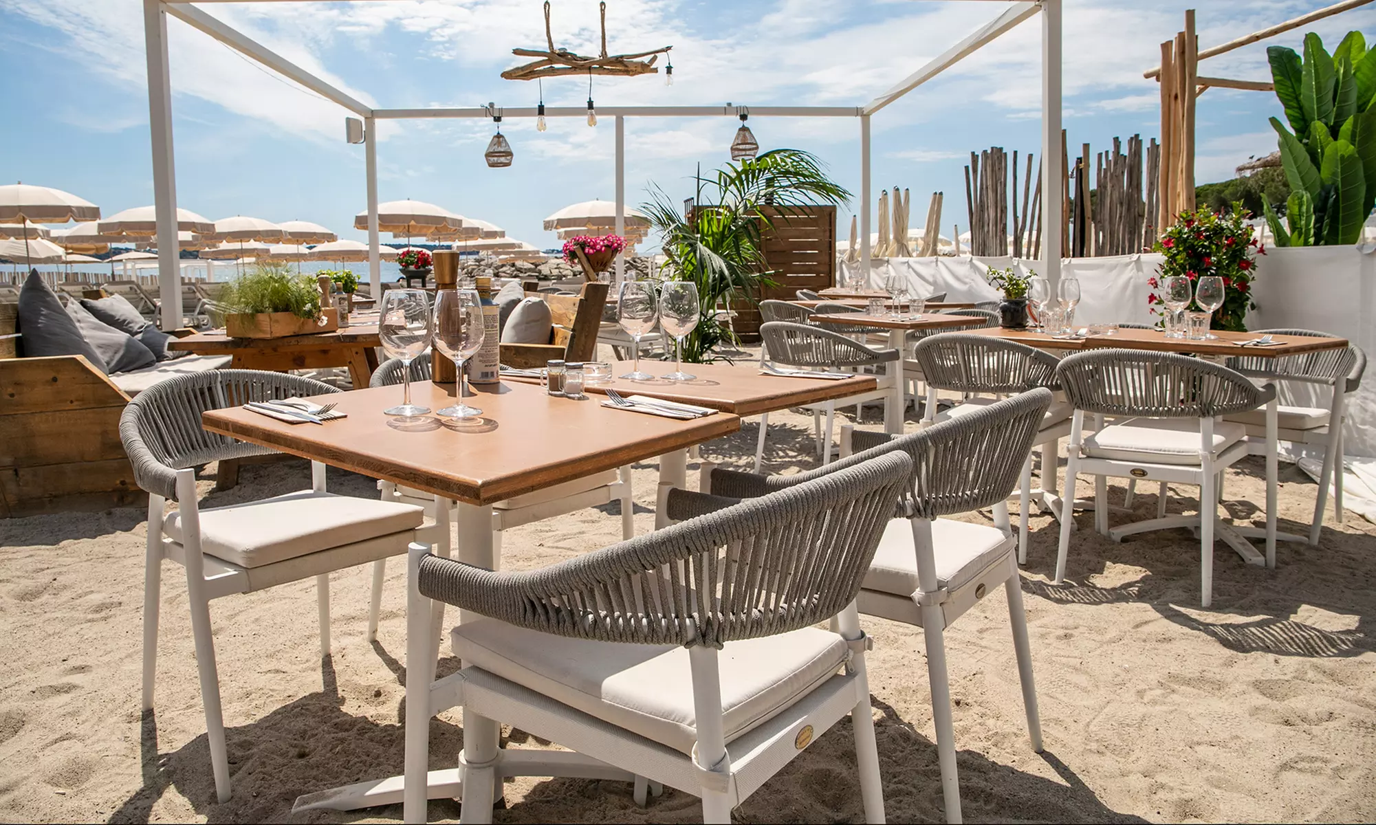 Journée plage privée à deux : détente privilégiée à Golfe-Juan