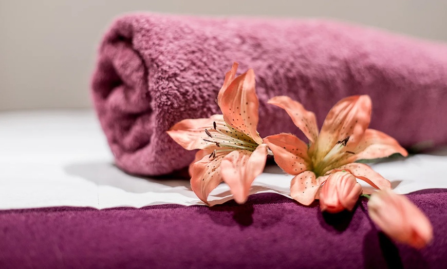 Image 2: 30 or 60 Minute Pamper Session: Massage and Facial