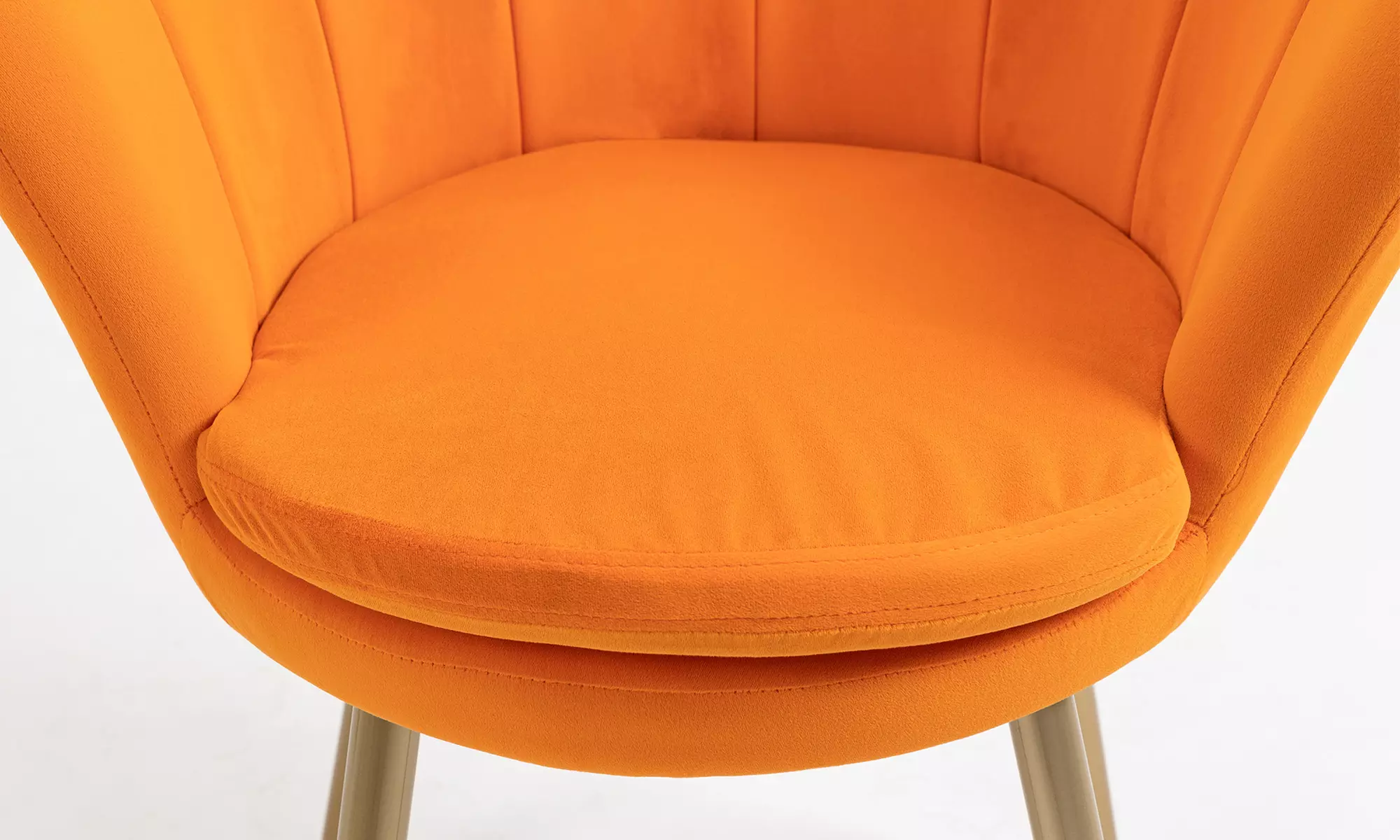 Silla con respaldo en forma de concha