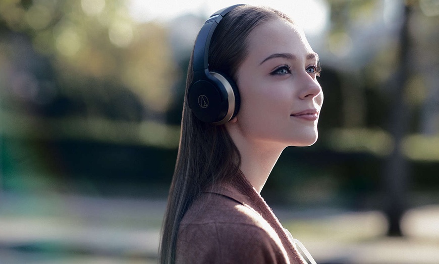 Image 2: Wireless Over-Ear Headphones