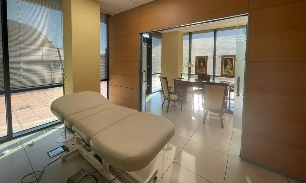 Relleno dérmico facial en Queen Clinic