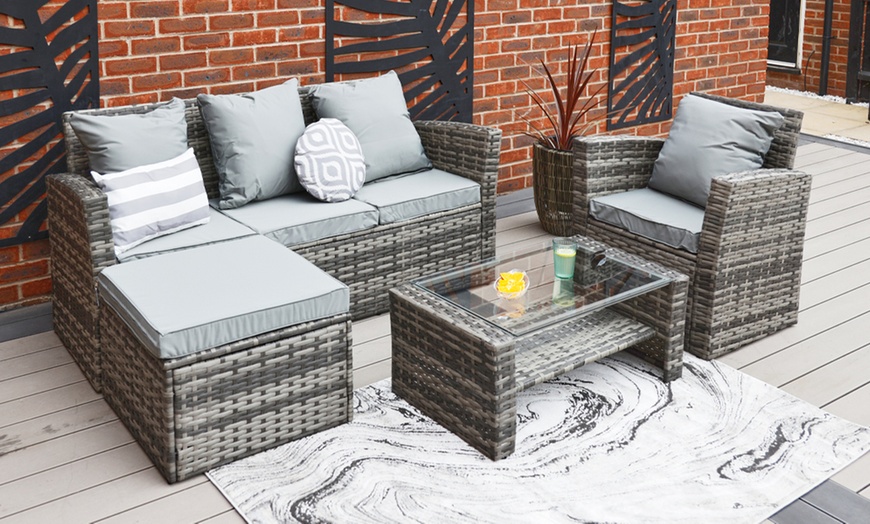 Image 3: Garden Rattan-Effect Furniture Set with Rain Cover