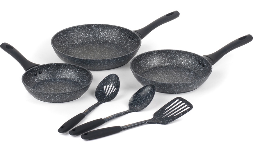 Image 10: Salter Three-Piece Frying Pan Set