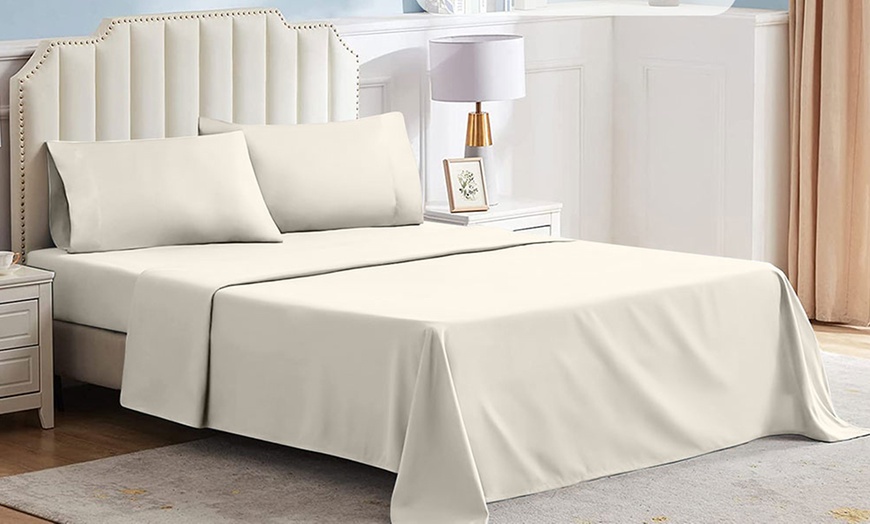 Image 9: Satin Bed Sheets Set