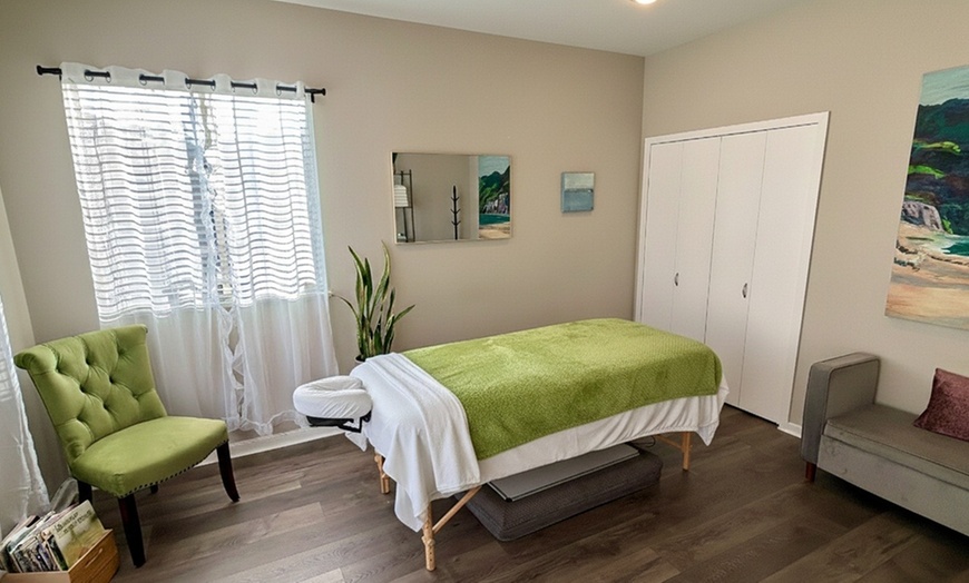 Image 2: Choice of Swedish or Deep Tissue Massage + Champagne Toast