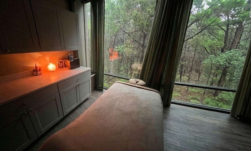 Image 4: Relax with a 60-or 90-Minute Deep Tissue or Therapeutic Massage