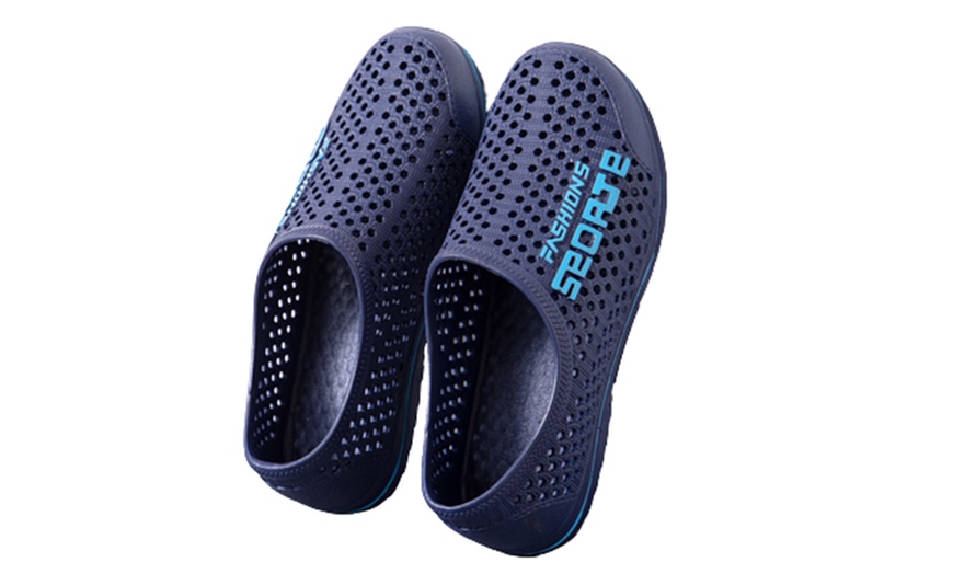 Image 5: Men's Breathable Beach Sandals 