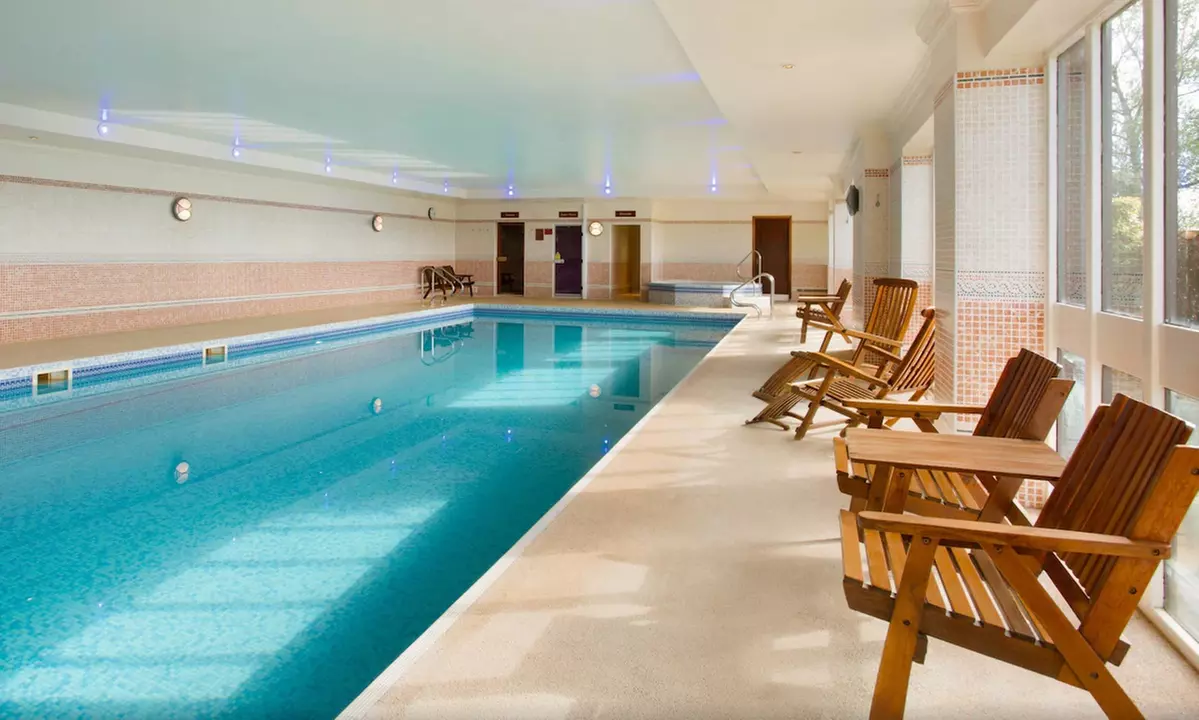 Lincolnshire: Standard/Superior Double Room with Breakfast