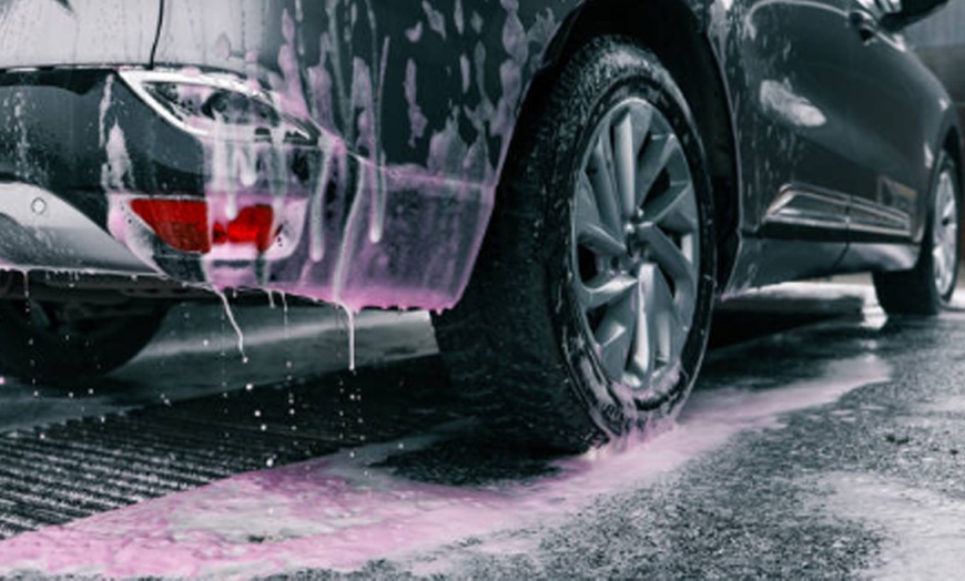 Image 2: Limpieza básica, intermedia o prémium para SUV o monovolumen