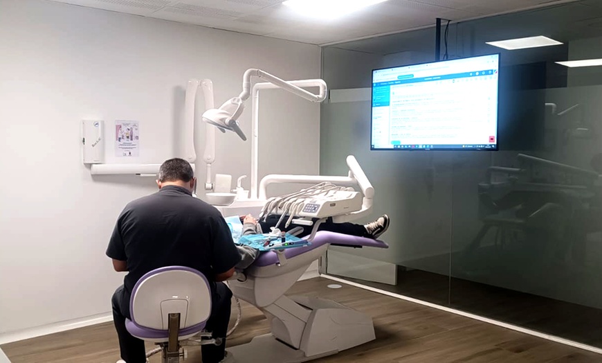 Image 2: Blanqueamiento dental led y limpieza bucal con ultrasonidos