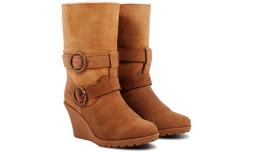 Image 7: Australian Sheepskin Boots