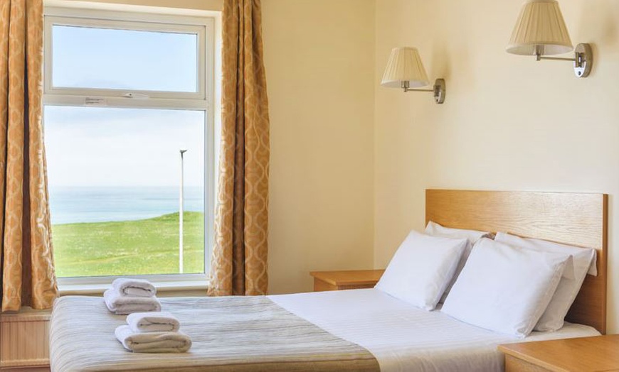 Image 1: Cornwall: Standard/Superior Room with Breakfast and Wine