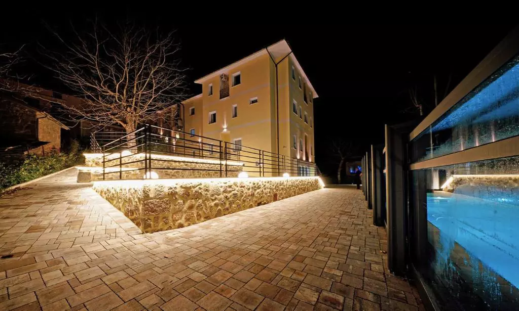 Toscana: Soggiorno con Colazione o Cena, Idromassaggio e e-bike