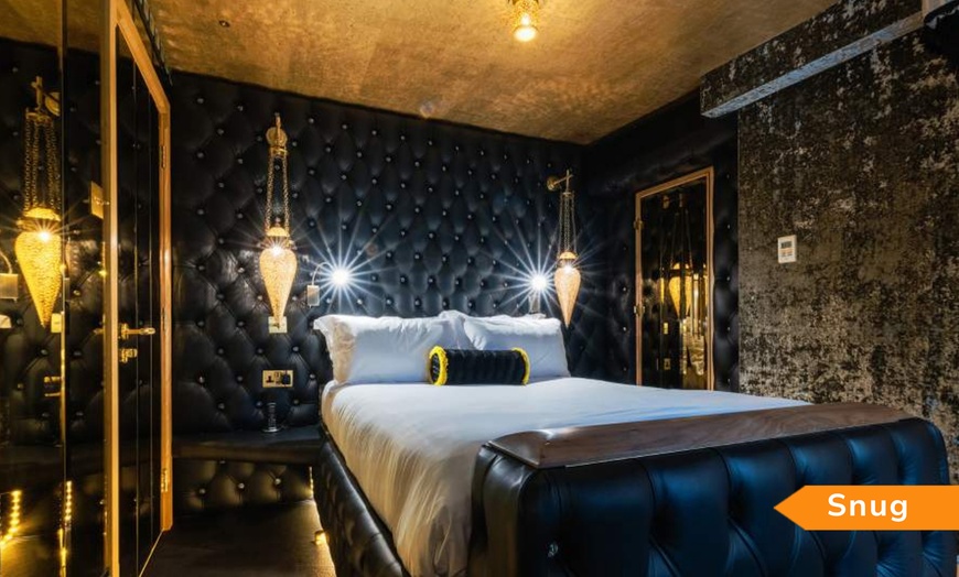 Image 16: 5* Decadent Hotel Break for Two with English or Thai Dining experience