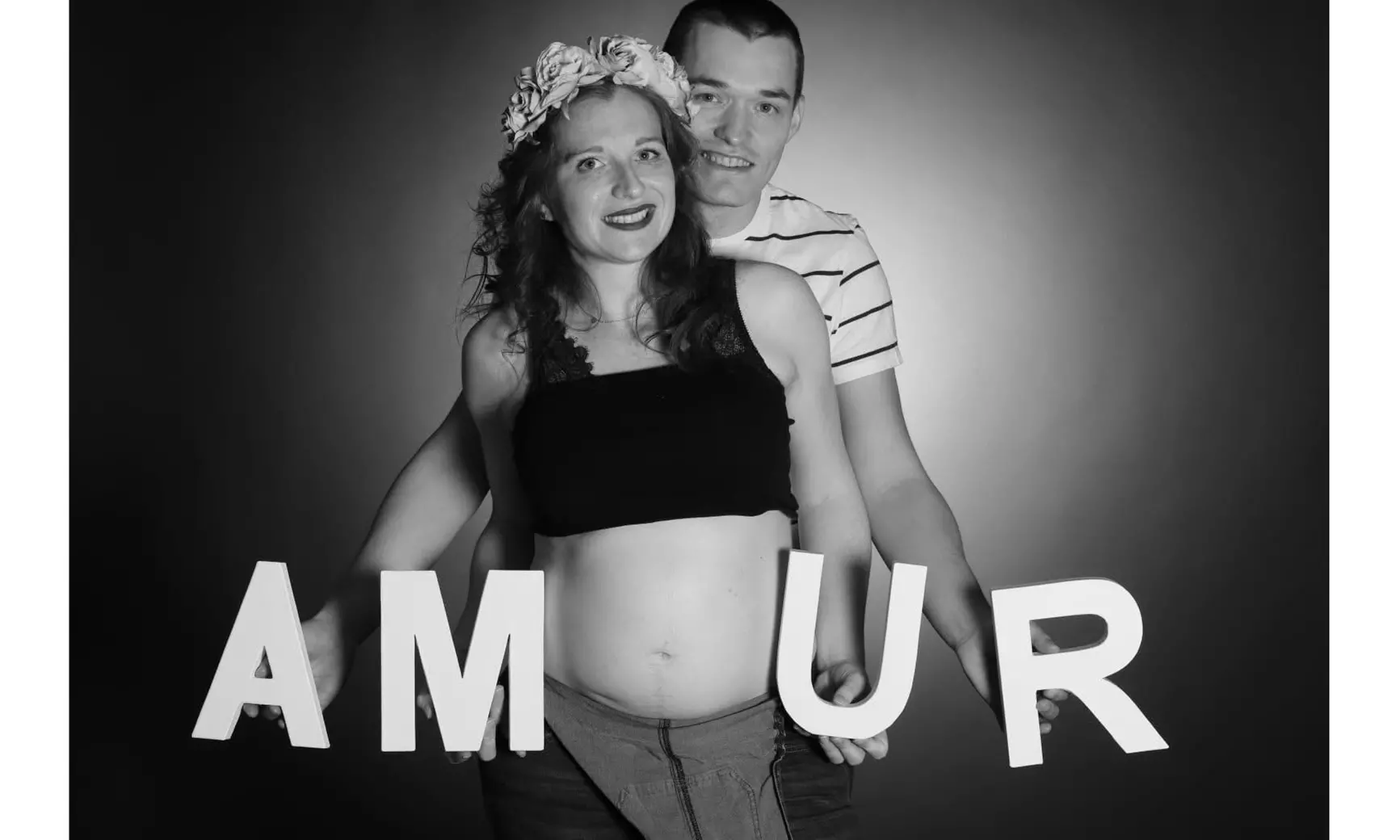 Immortalisez vos moments précieux : shooting future maman ou groupe