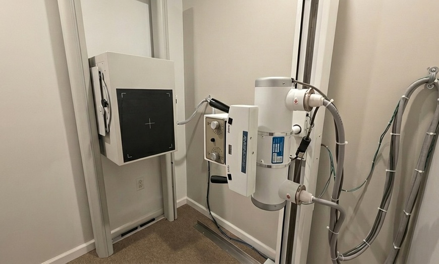 Image 3: Chiropractic Package: Exam, X-Rays, 60-Min Massage