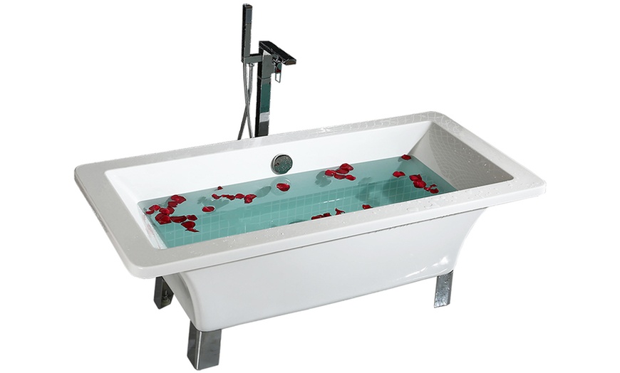 Image 6: Deluxe Home Bath