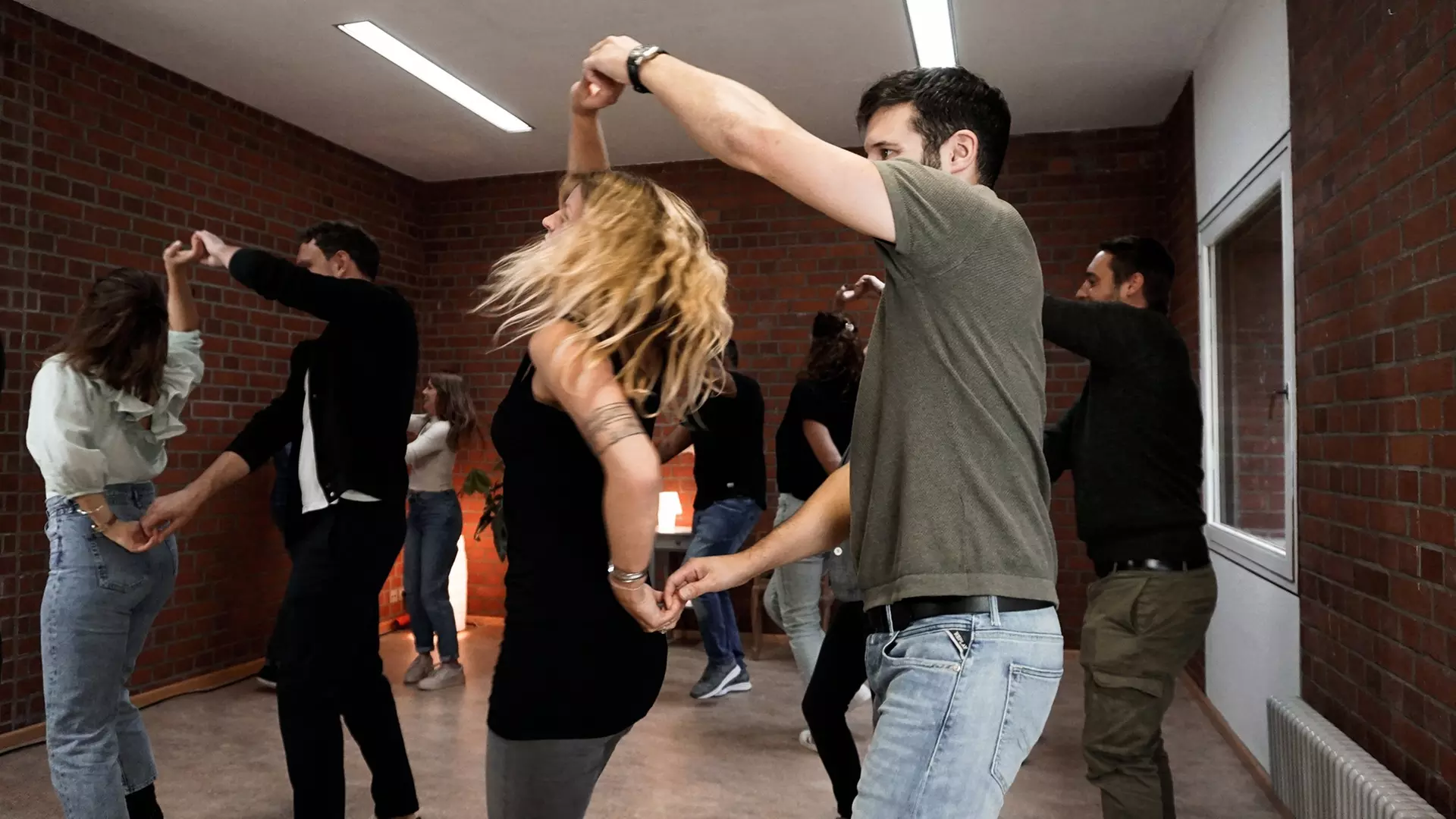 Bis zu 65% Rabatt auf den Tanzkurs bei Salsa Tanzen Munich Tanzschule - Primary Image