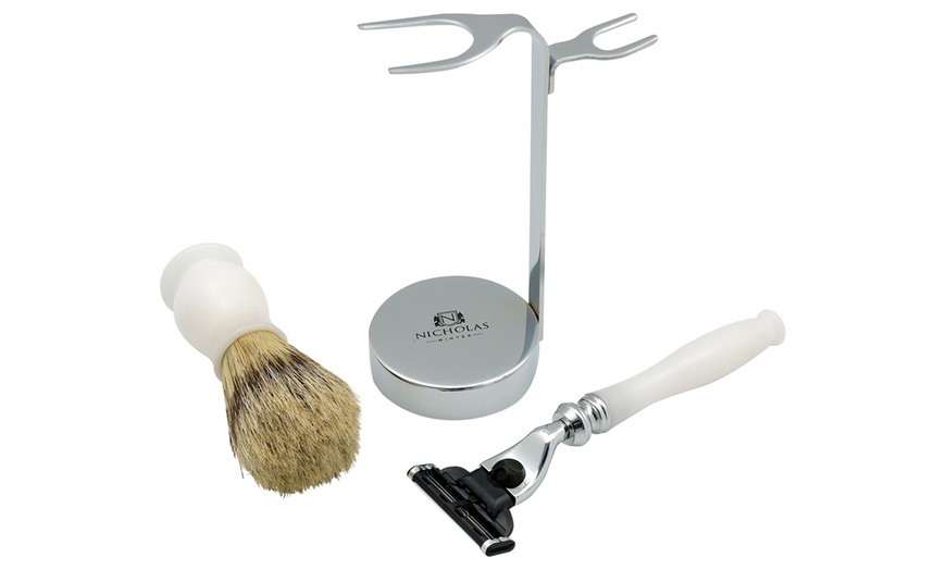 Image 11: Traditional Shaving Utensils