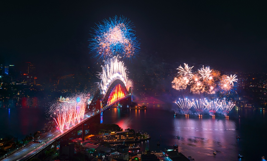 Image 7: New Year's Eve Sydney Harbour Cruise