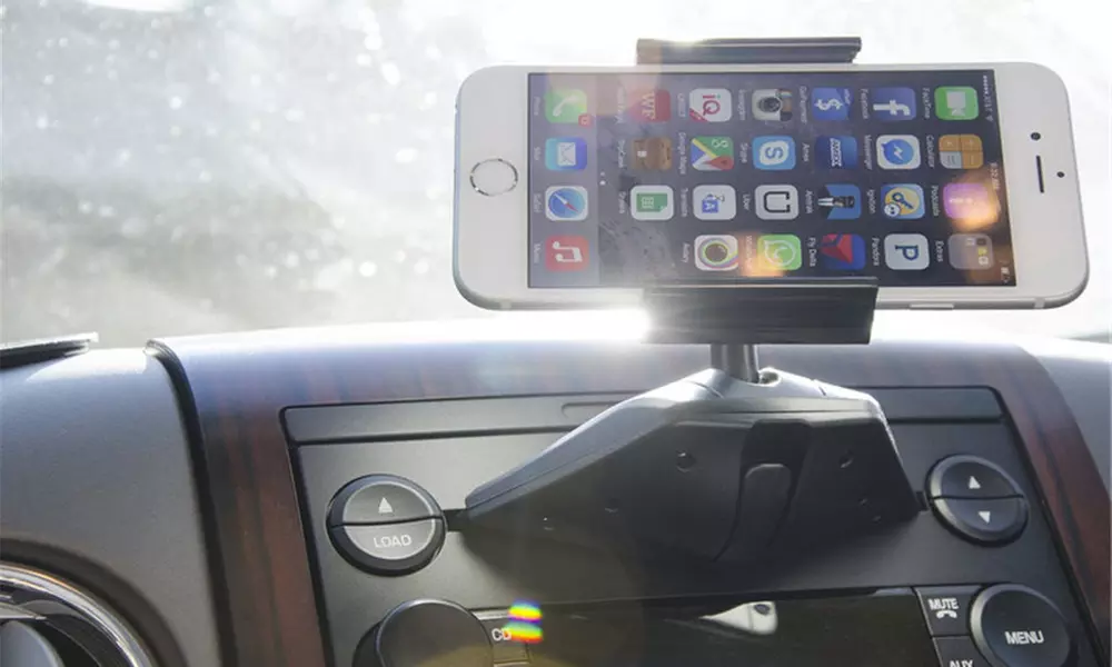 Sabrent Universal Smartphone CD Slot Mount for 3.5″–5.5″ Smartphones - Primary Image