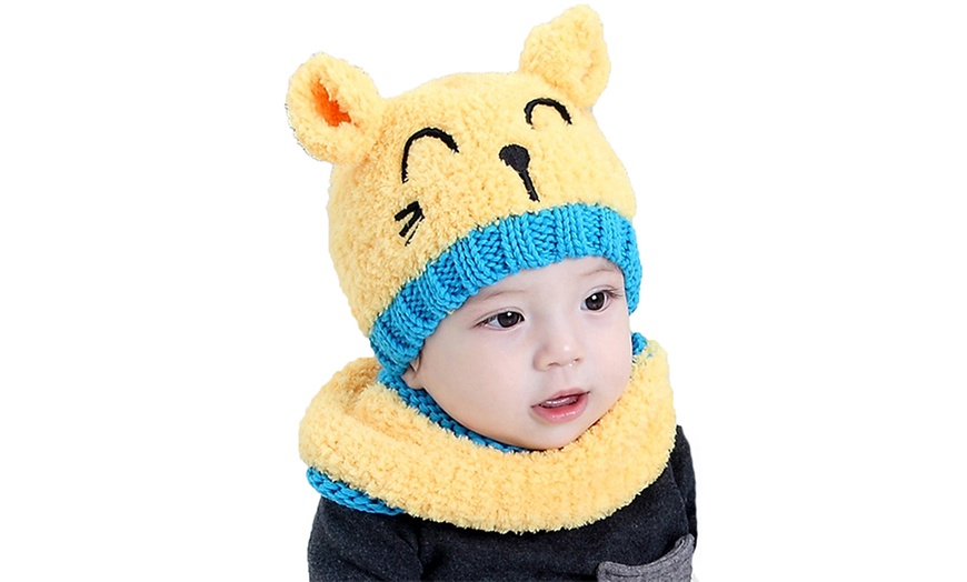 Image 6: Baby Bear Beanie and Scarf Set