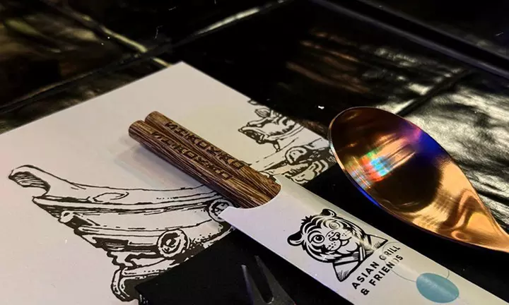 Menú coreano con seteu a compartir, 2 principales, postre y bebidas