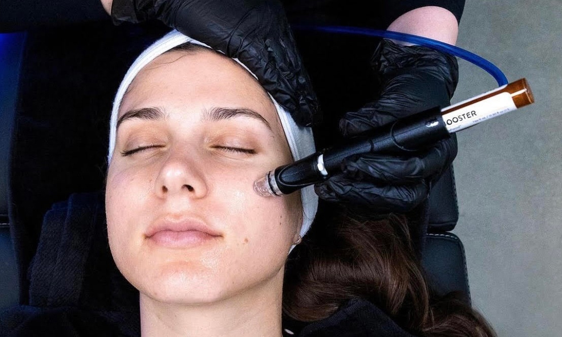 Experience Luxurious 30 & 60 Minute HydraFacials