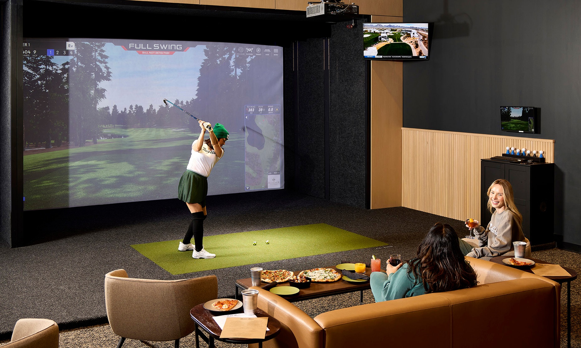 1 Hour Indoor Golf Simulator at Pickle Haus