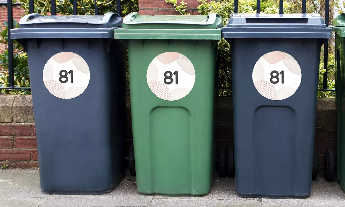 2, 4 ou 6 autocollants pour poubelle de 20, 25 ou 30 cm, format rond ou hexagonal (jusqu'à 87% de réduction) - Primary Image