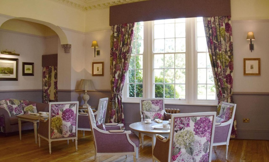 Image 5: Cheshire: 4* Deluxe Double Room Stay with Full English Breakfast
