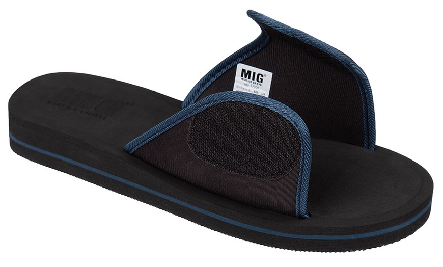 Image 13: Men's Waterproof Beach Flip Flops