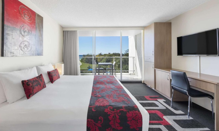 Image 3: Sunshine Coast: Stay for Up to Six at Ramada by Wyndham Marcoola Beach