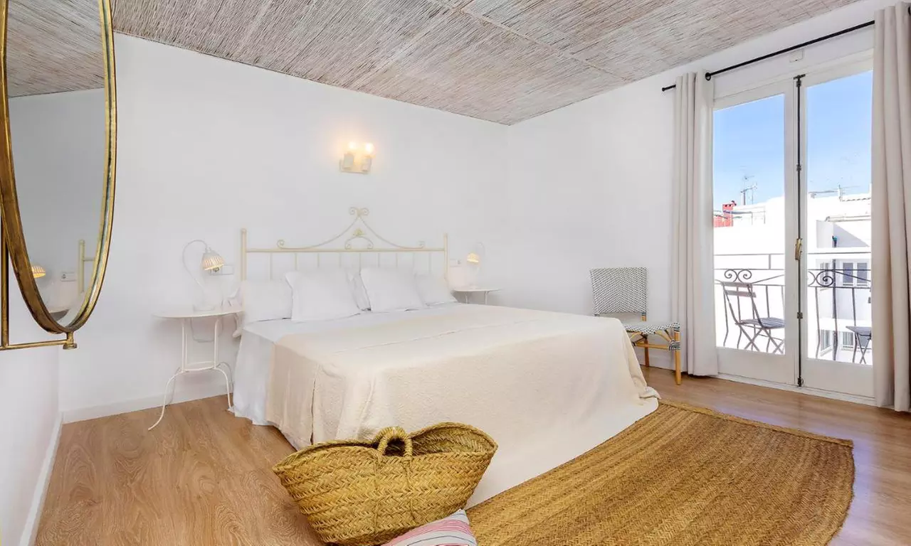 ✈ Ibiza, Estate 2026: Volo diretto più 7 notti in hotel