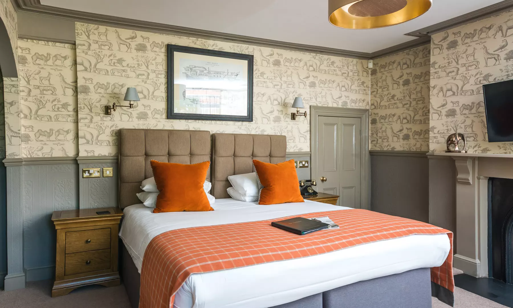 Bath: 5* Standard, Deluxe, or Superior Double Room Stay with Breakfast
