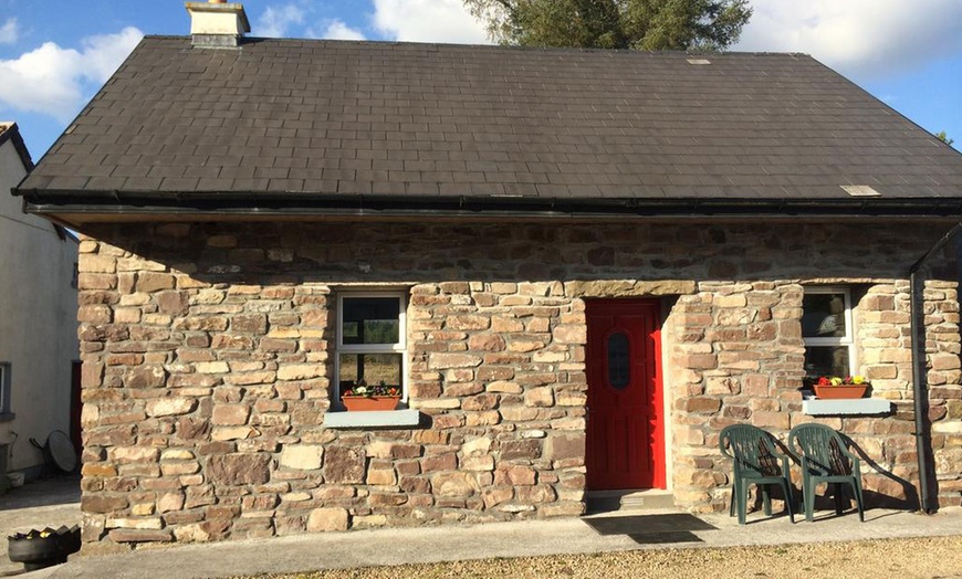 Image 3: Co. Roscommon: 2-3 Nights in Holiday Home for Five