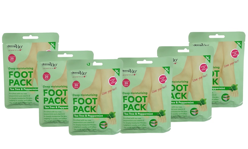 Image 16: Up to Nine Derma V10 Moisturising Foot Packs