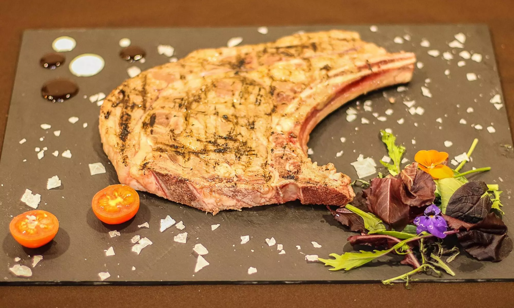 Menú para 2: Entrantes, principales, postres y bebidas o chuletón