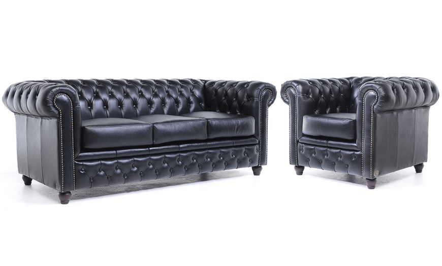 Image 70: Sofas Chesterfield en cuir authentiques 