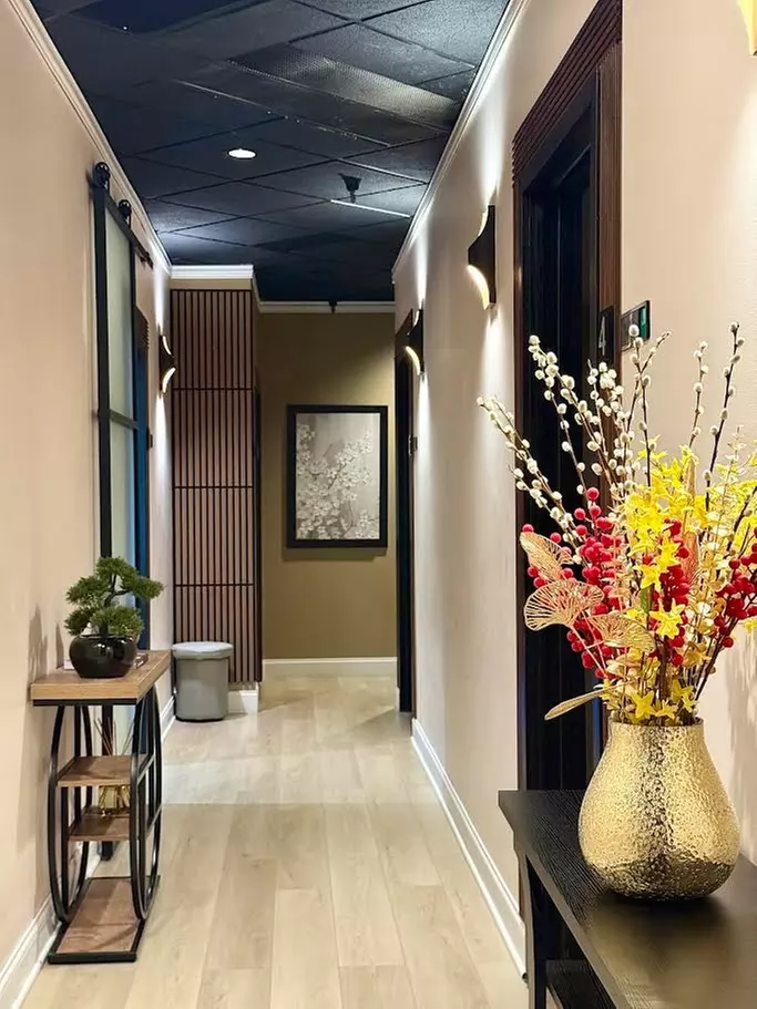 60- or 90-Min Couples Massage with Hot Towels + Foot Detox