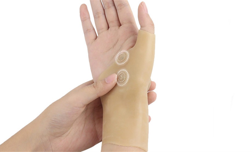 Image 3: One or Two Pairs Wrist Thumb Support Gloves