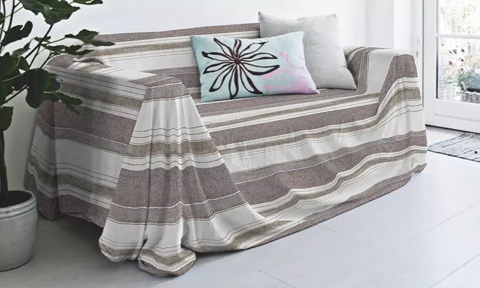 Sofabezug und Tagesdecke aus natürlicher recycelter Baumwolle