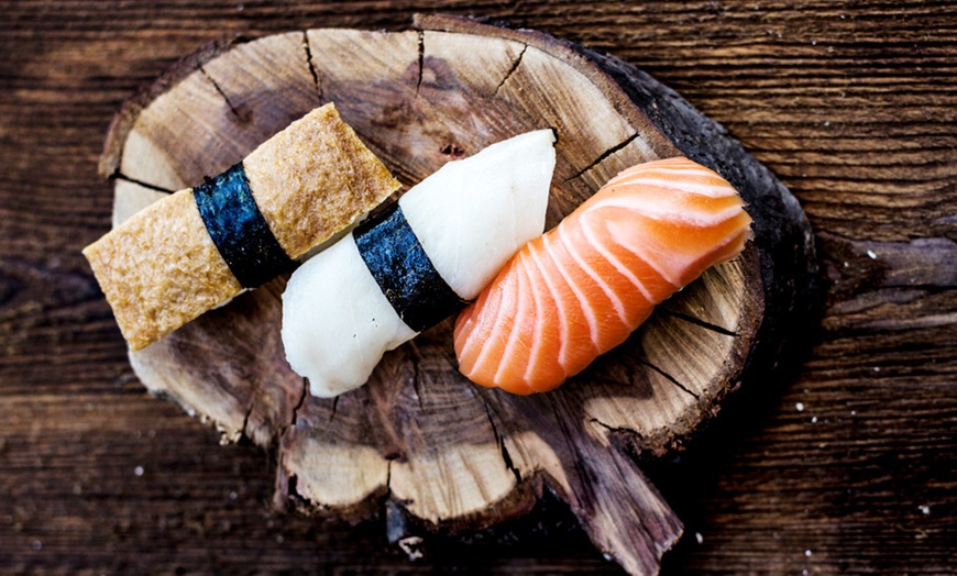 Image 1: Groupon wartościowy na sushi 